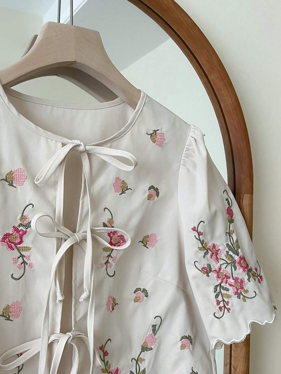 Blusa casual de mujer con bordado floral y lazo delantero - Imagen 2