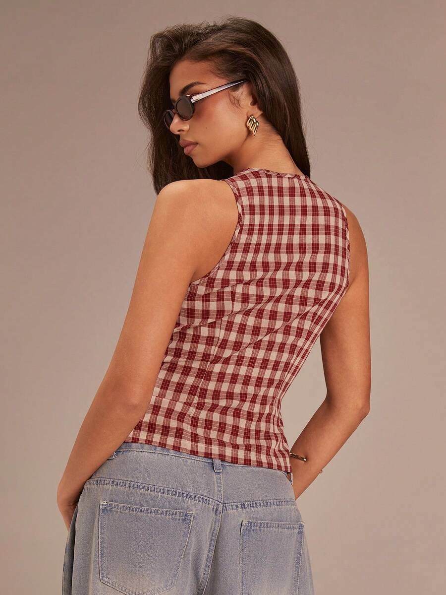 Blusa sin mangas casual a cuadros rojos con diseño calado - Imagen 3