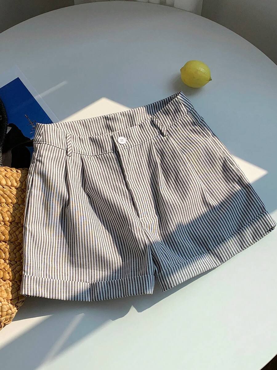 Pantalones cortos casuales de mujer con botones y rayas