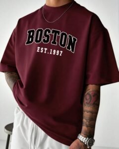 Camiseta de manga corta de cuello redondo con estampado de letra Boston