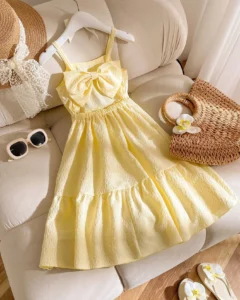Vestido de verano para niña con hombros descubiertos