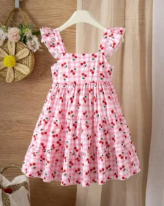 Vestido a cuadros con estampado de cerezas suave y lindo