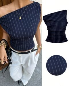 Top ajustada con hombros asimétricos y plisados a rayas