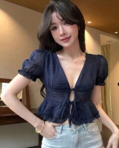 Blusa manga corta con lazo frontal