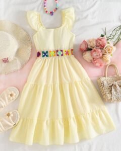 Vestido corto sin mangas con cuello cuadrado y volantes en capas
