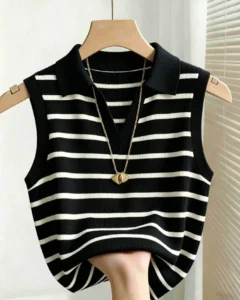 Camiseta de punto casual y elegante con cuello y rayas