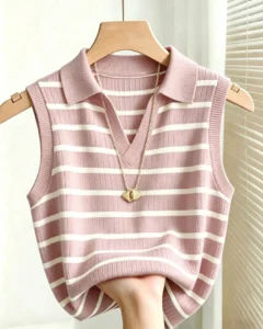 Camiseta de punto casual y elegante con cuello y rayas