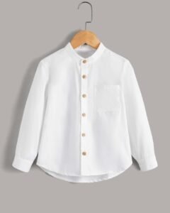 Camisa casual de manga larga con bolsillo y abotonadura delantera lisa