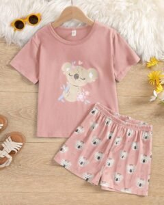 Conjunto de camiseta y pantalones cortos con estampado de koala