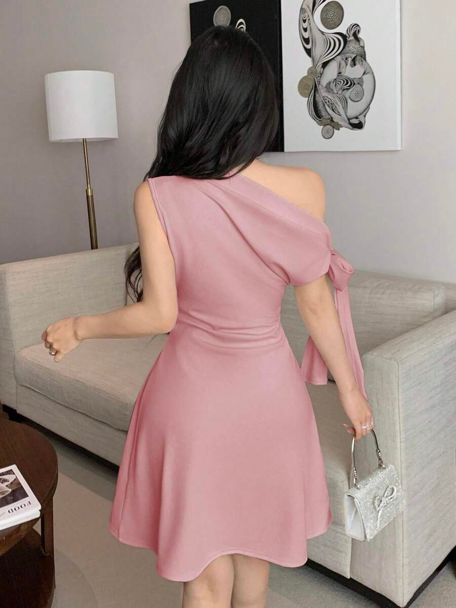 Vestido corto asimétrico con nudo en la cintura para mujer - Imagen 3