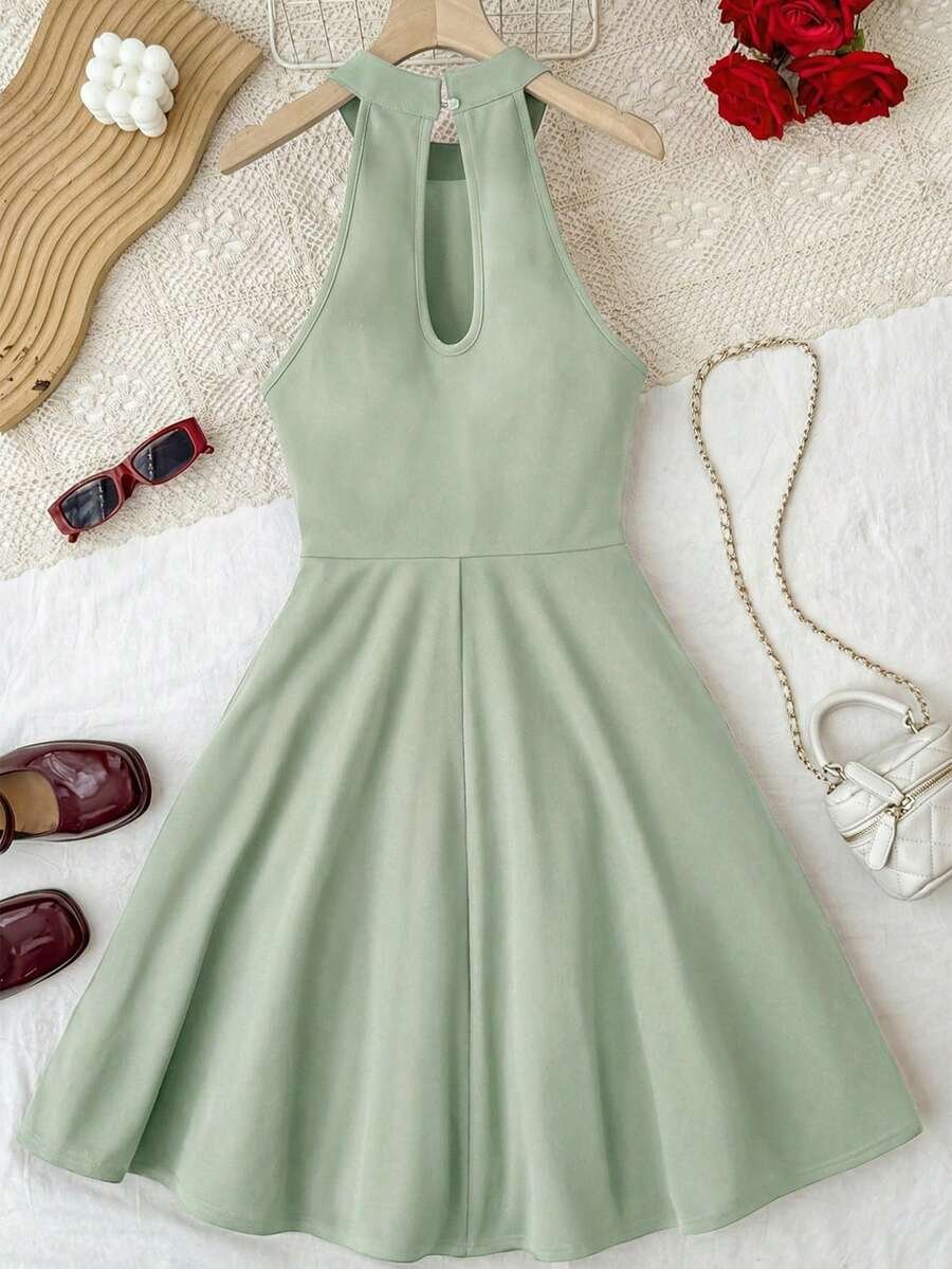 Vestido de fiesta sin mangas con cuello halter y cintura acampanada - Imagen 3