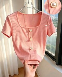 Camiseta elástica de manga corta con cuello cuadrado en color albaricoque sólido