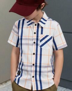 Camisa casual de manga corta con botones y estampado a cuadros
