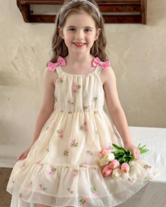 Vestido midi con tirantes de espagueti