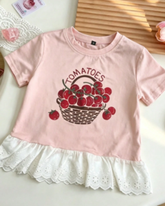 Camiseta de manga con estampado gráfico rosa lindo de cesta de tomates dulces
