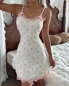 Camisón de mujer CottageSlumber con ribete de encaje floral, lazo y tejido