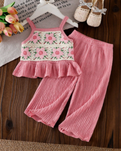 top de tirantes delicados con bordado floral rosa & pantalones de unicolor