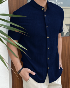 Camisa casual de manga corta con botones y rayas