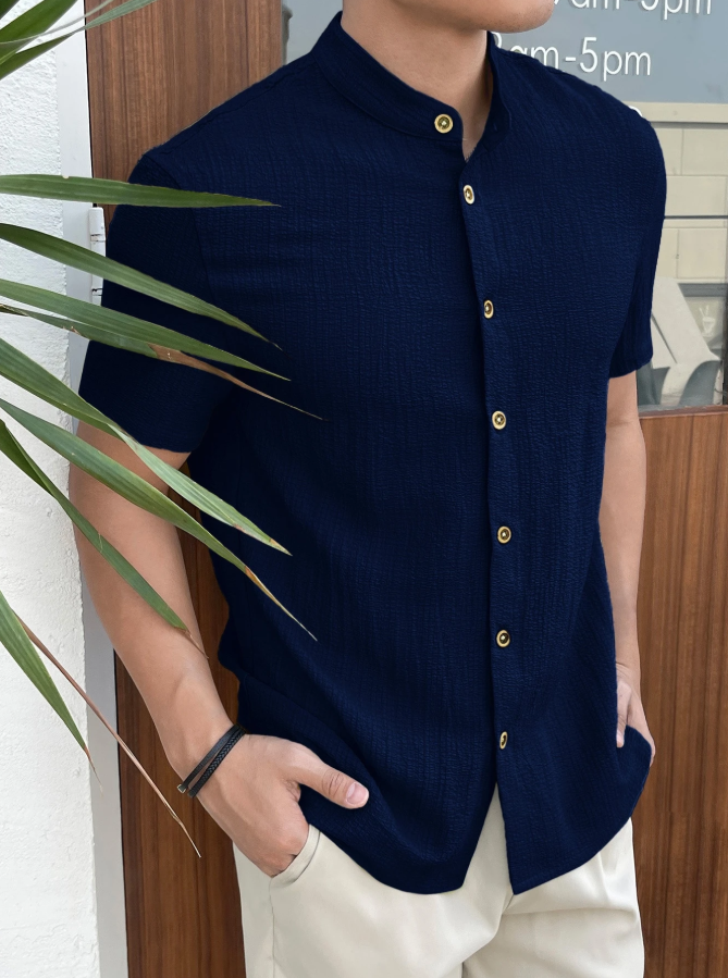 Camisa casual de manga corta con botones y rayas