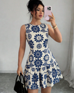 vestido mini elegante francés con estampado floral tejido,