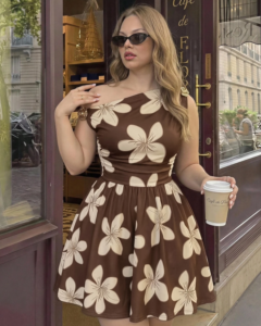 Vestido con Estampado Floral y Cuello Asimétrico