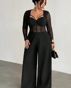 Mono elegante con malla, copas de sujetador con abertura sexy