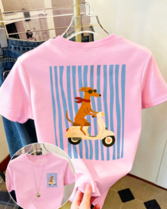 Camiseta de manga corta para mujer con gráfico de perro lindo en scooter